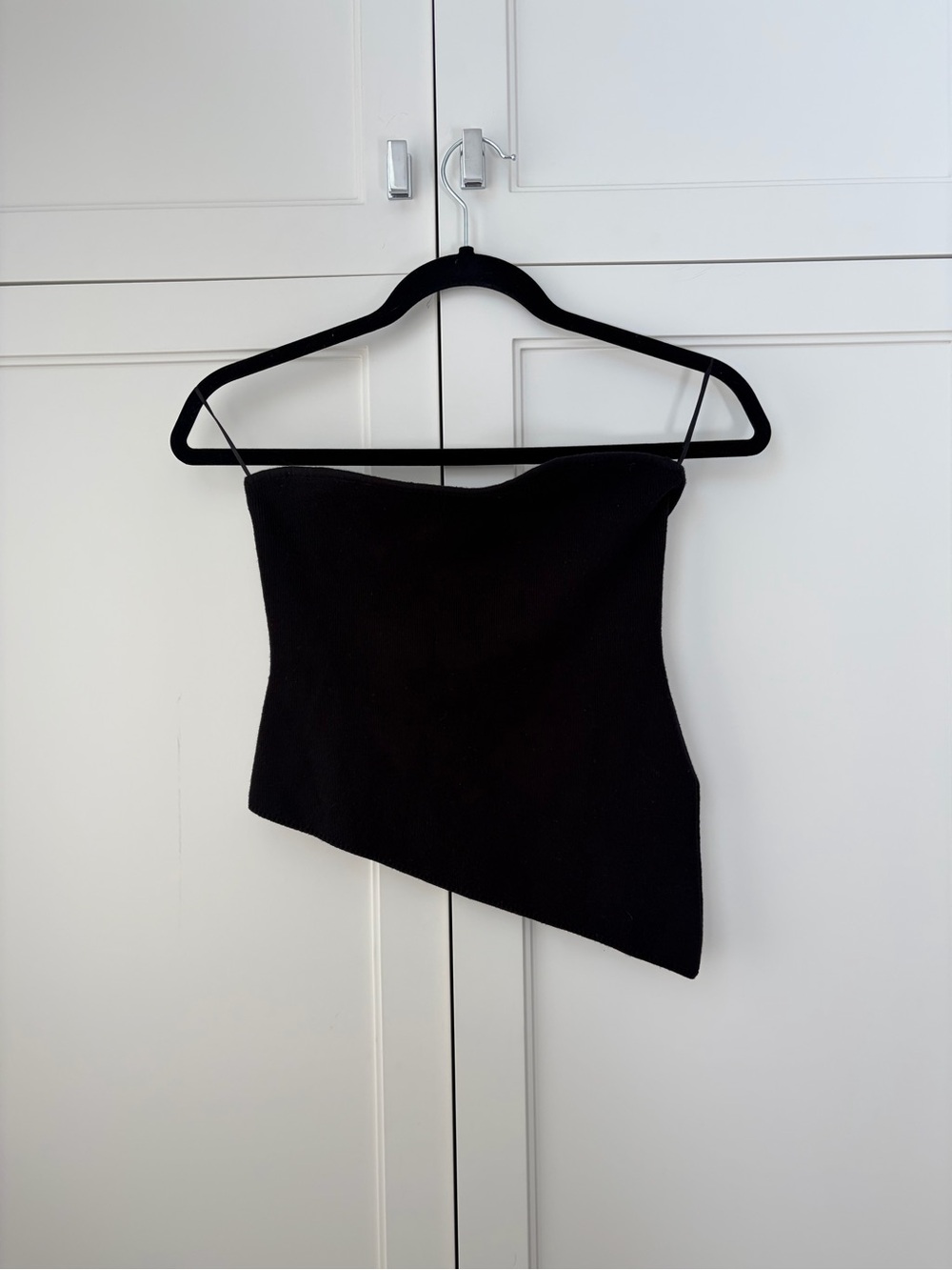 Dynamite Knit Black Asymmetric Strapless Crop Top